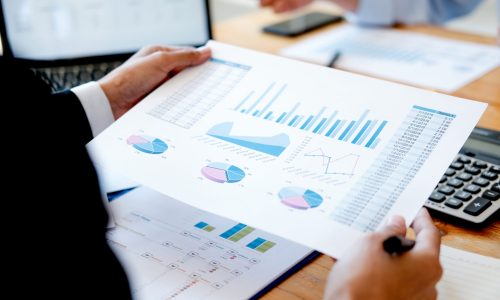 0409a0ec181e3cbc054bb93a5f83e0a Business People Meeting Design Ideas professional investor working new start up project. Concept. business planning in office.